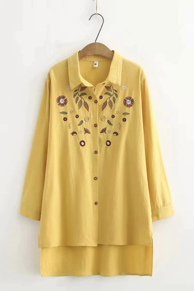 Tikandite ja klassikalise kraega naiste särk