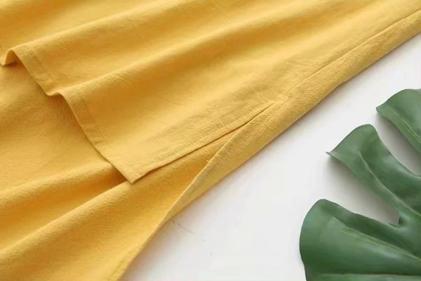 Tikandite ja klassikalise kraega naiste särk