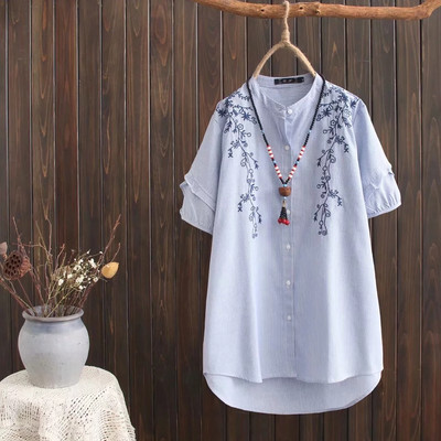 Uut mudelit ümara kaelusega ja tikandiga naiste särk