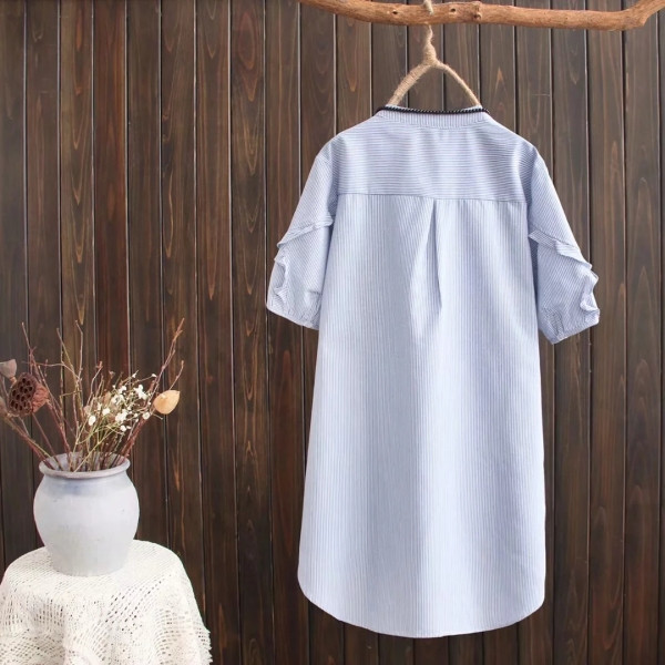 Uut mudelit ümara kaelusega ja tikandiga naiste särk