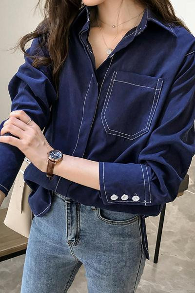 Moodne naiste särk tasku ja klassikalise kraega