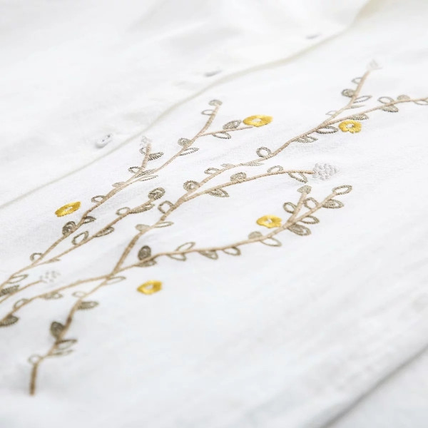 Női ing hímzéssel és klasszikus gallérral - három színben