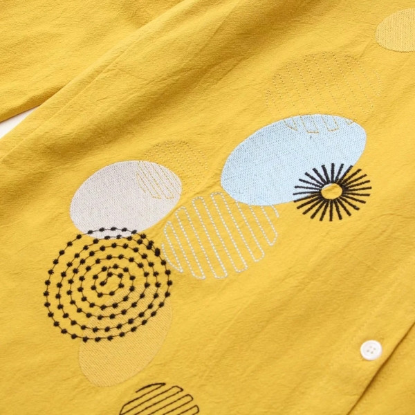 Női ing rátéttel és klasszikus gallérral