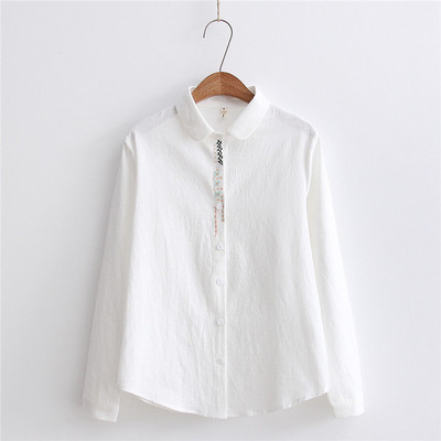 Mitmes värvitoonis krae ja tikandiga naiste vabaajasärk