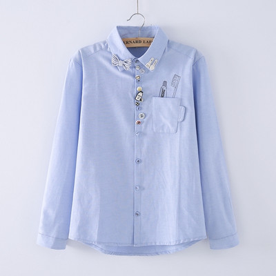 Mitmes värvitoonis krae ja tikandiga naiste vabaajasärk