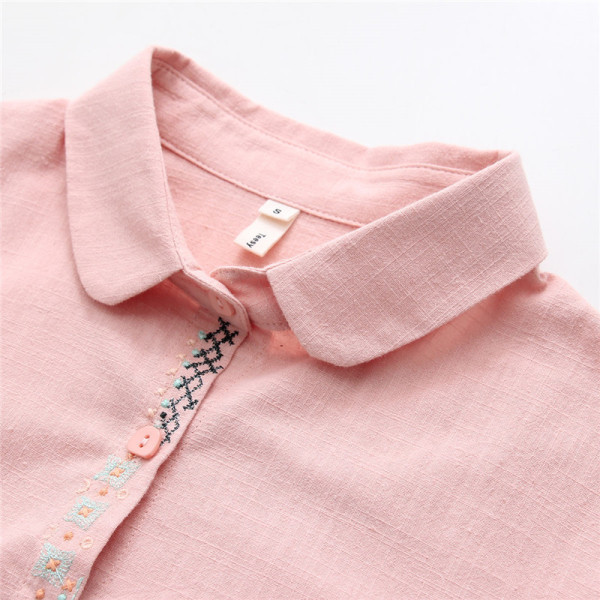 Mitmes värvitoonis krae ja tikandiga naiste vabaajasärk