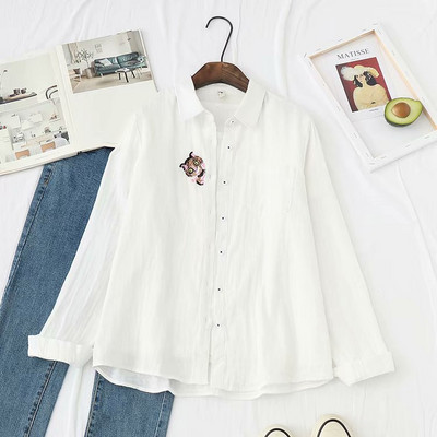 Új modell női ing színes gombokkal és hímzéssel