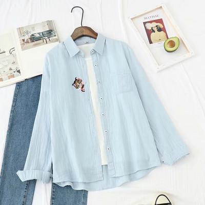 Új modell női ing színes gombokkal és hímzéssel