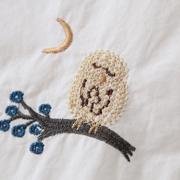 Új modell női ing színes gombokkal és hímzéssel