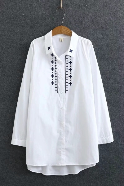 Tikandite ja pikkade varrukatega naiste särk