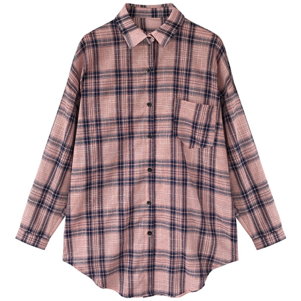 Klassikalise krae ja taskuga ruuduline naistesärk