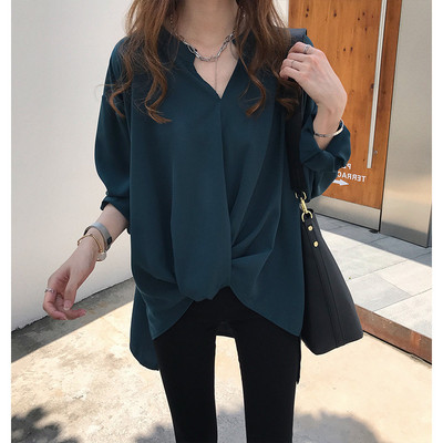 Moodne spits-kaelusega naiste särk – lai mudel