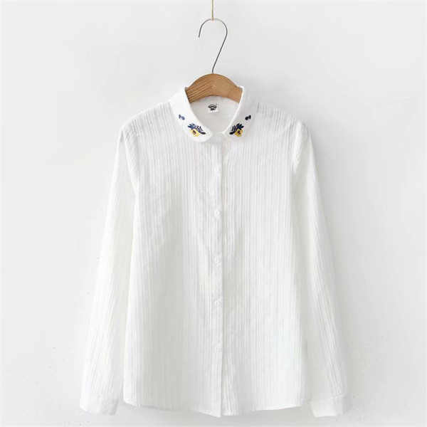 Sügisene naiste särk, krael tikandid valge