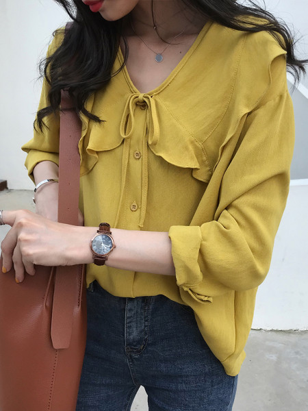 Moodne naiste särk paela ja V-kaelusega