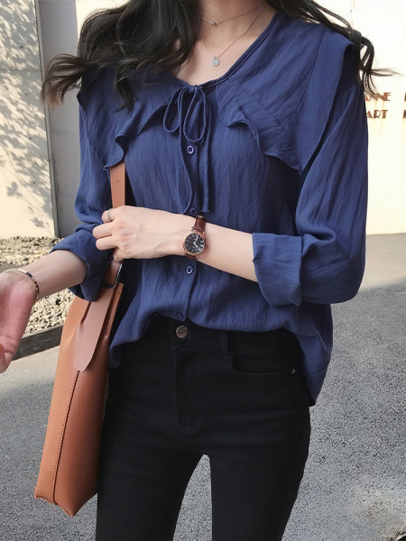 Moodne naiste särk paela ja V-kaelusega