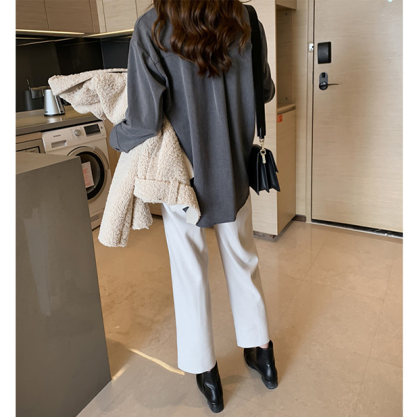 Tasku ja klassikalise kraega vabaaja naiste särk