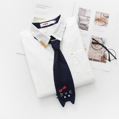 Alkalmi női ing klasszikus gallérral, nyakkendővel