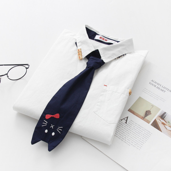 Alkalmi női ing klasszikus gallérral, nyakkendővel