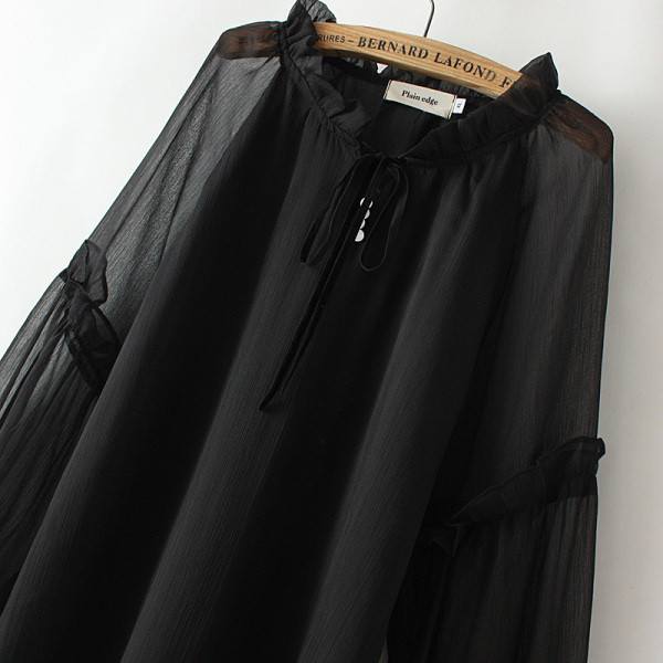 Naiste lipsude ja tüllvarrukatega särk