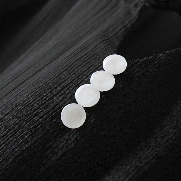 Naiste lipsude ja tüllvarrukatega särk