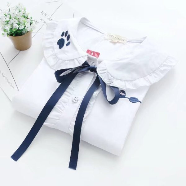 Alkalmi női ing fűzős gallérral, hímzéssel