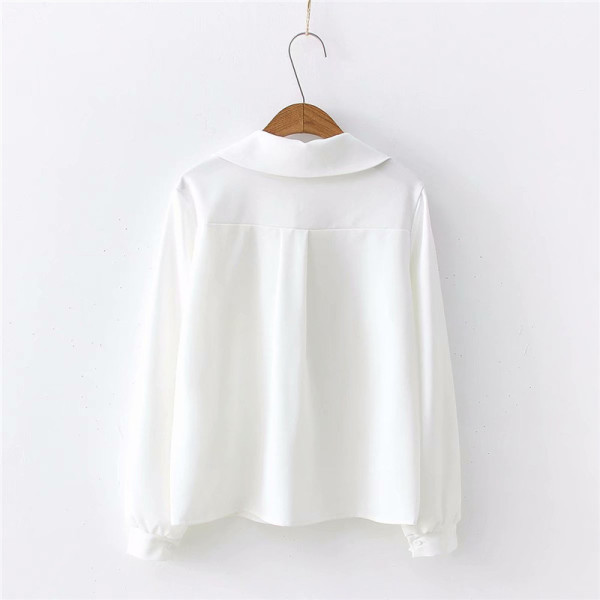 Modern női ing kerek nyakkivágással és fehér hímzéssel