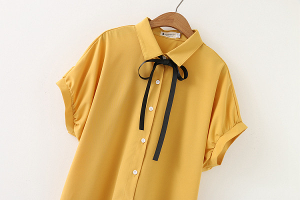 Női alkalmi ing rövid ujjal és szalaggal