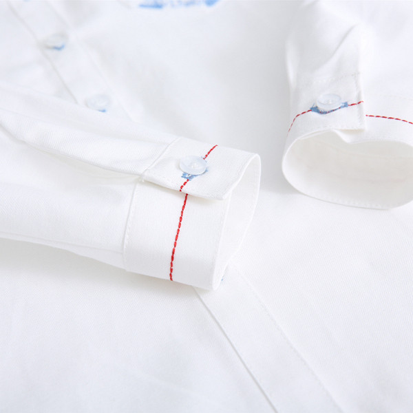 Valge tikandiga vabaaja särk