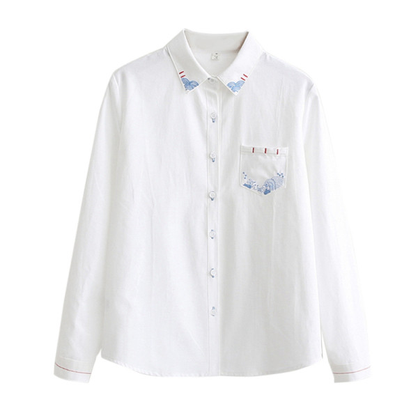 Valge tikandiga vabaaja särk