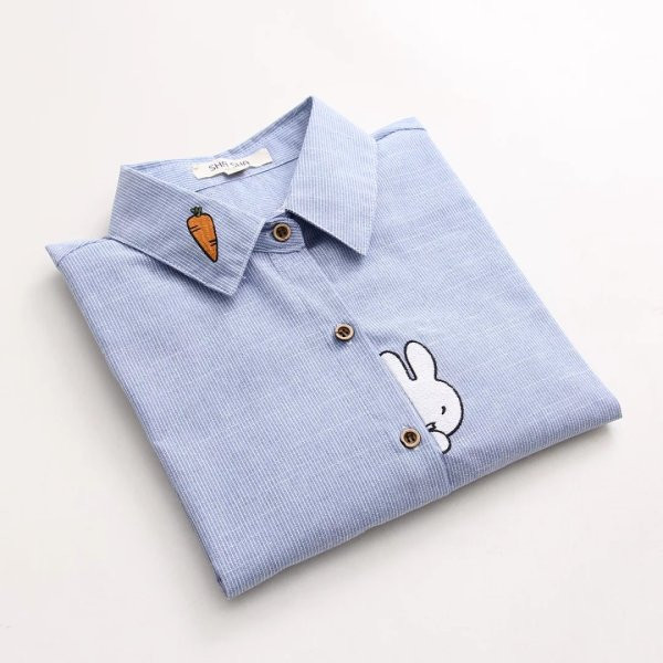 Moderna ženska košulja - s vezom i klasičnim ovratnikom