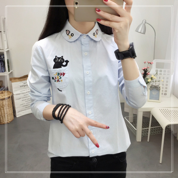 Női ing macskahímzéssel és zsebbel
