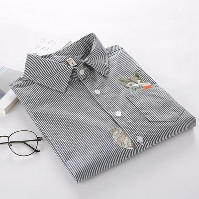 Ženska prugasta košulja s džepom i vezom