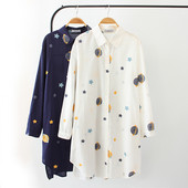 Női hosszú ing gombokkal és klasszikus gallérral