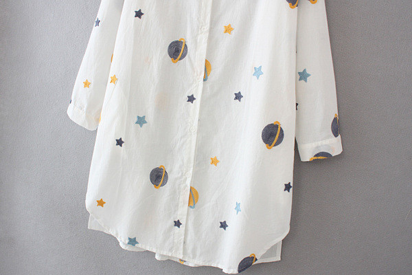 Női hosszú ing gombokkal és klasszikus gallérral