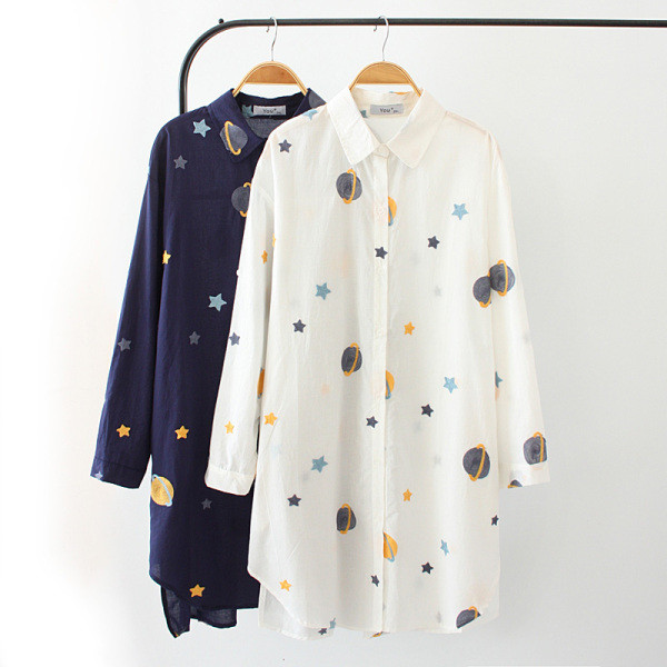 Női hosszú ing gombokkal és klasszikus gallérral