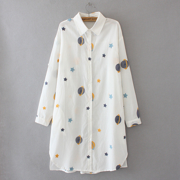 Női hosszú ing gombokkal és klasszikus gallérral