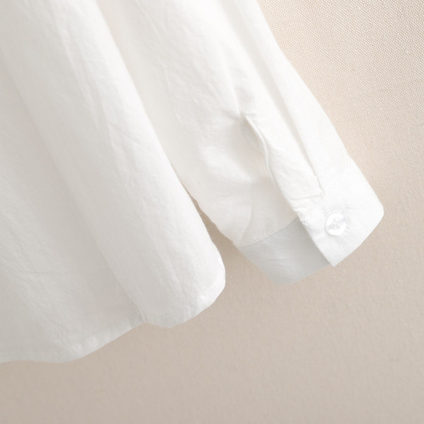 Női ing hosszú ujjal, fehér hímzéssel