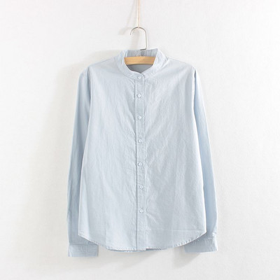 Sima ing modell alacsony gallérral és gombokkal