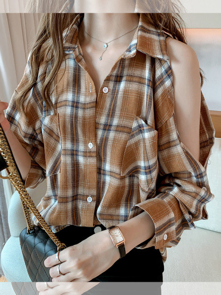 Kockás női ing csupasz váll