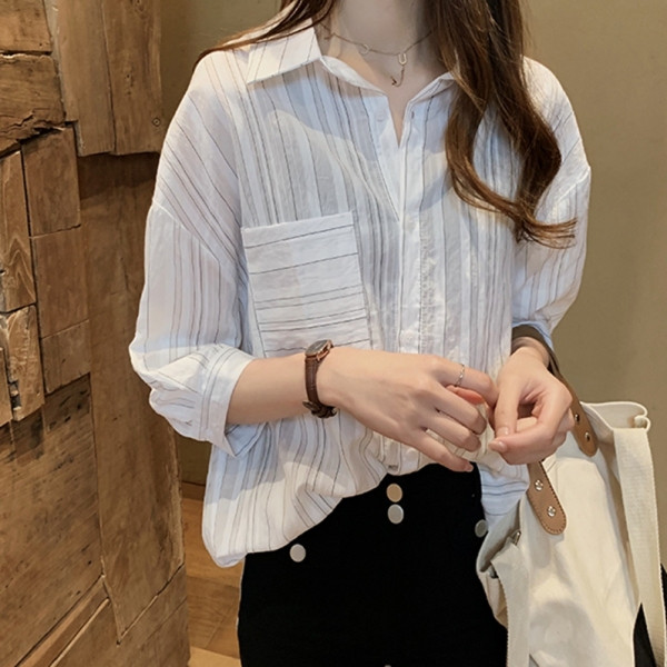 Modern női ing - széles, zsebes modell