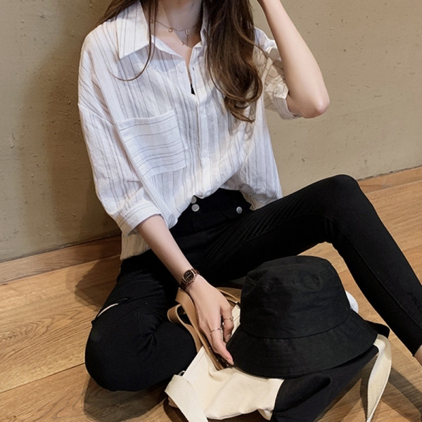 Modern női ing - széles, zsebes modell