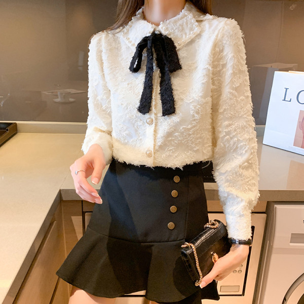 Moodne naiste särk paela ja pärlitega