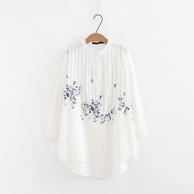 Női hosszú ing aszimmetrikus mintával, hímzéssel