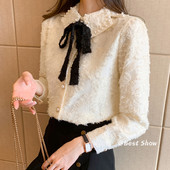 Modern női ing gyöngyökkel és szalaggal