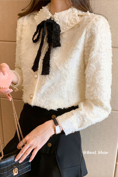 Modern női ing gyöngyökkel és szalaggal