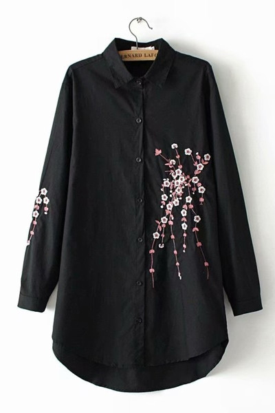 Γυναικείο πουκάμισο ασύμμετρο μοντέλο με κλασικό κολάρο σε λευκό και μαύρο χρώμα