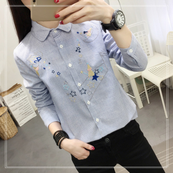 Csíkos alkalmi ing színes hímzéssel