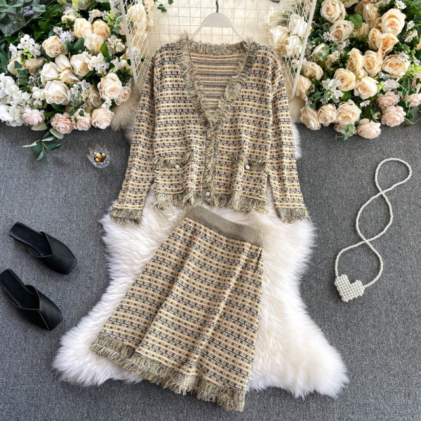 Кариран дамски комплект от пола и сако