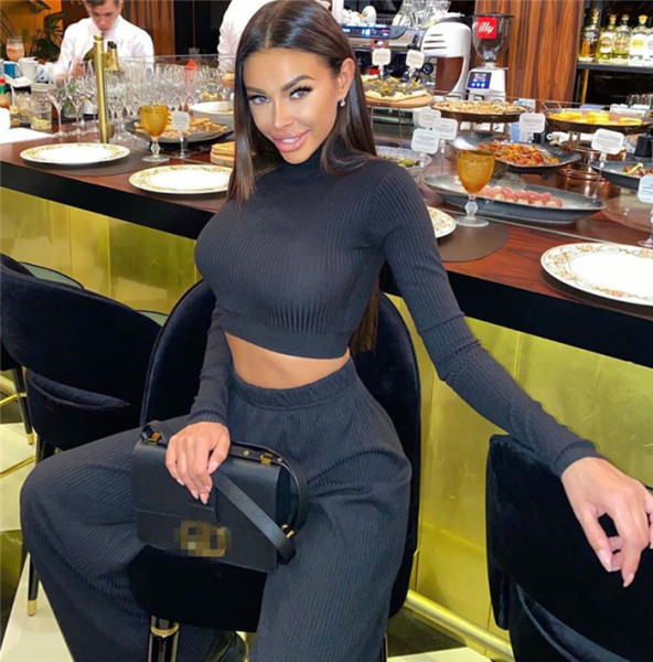 Moodne lühikeste ülaosa ja laiade pükste komplekt