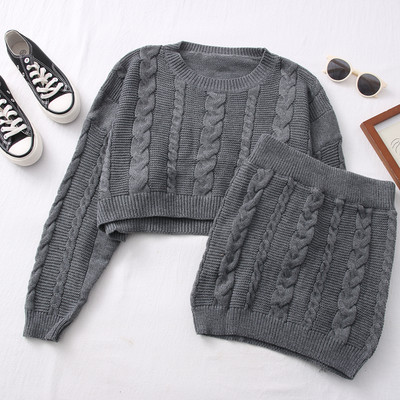 Πλεκτό γυναικείο σετ πουλόβερ και φούστα